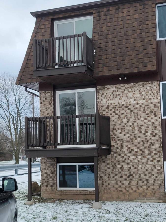 6289 Robinson Road Lockport Condo With Balcony